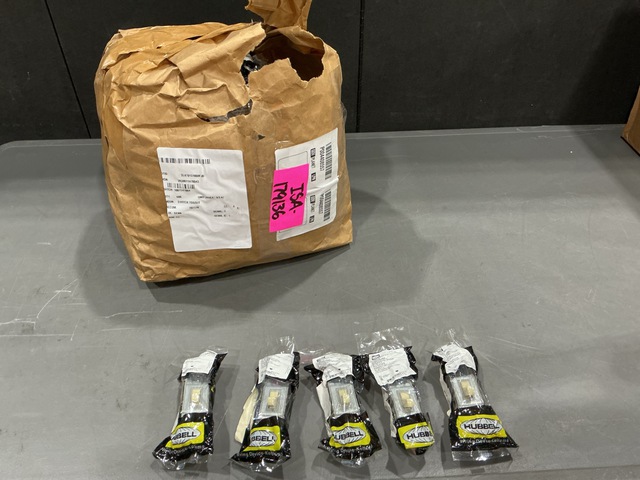 (600) Hubbell CSB2201 Ivory Double Pole Switches