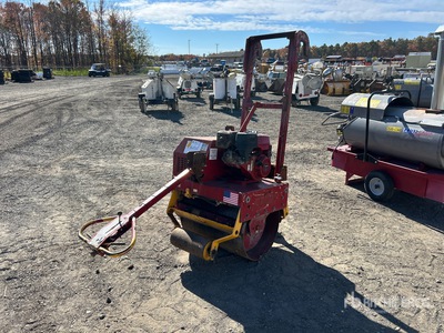 2013 Mulitquip V304EH Hydraulic 30" drum width Betonnen trilnaald