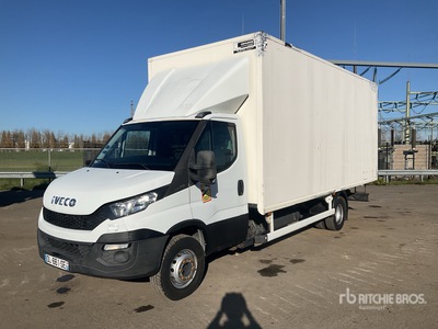 2014 Iveco Daily 4x2 Moving Furgoneta caja cerrada