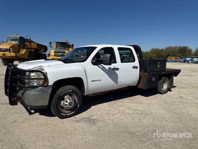 2011 Chevrolet Silverado 3500HD 4x2 Crew Cab Flatbed Truck