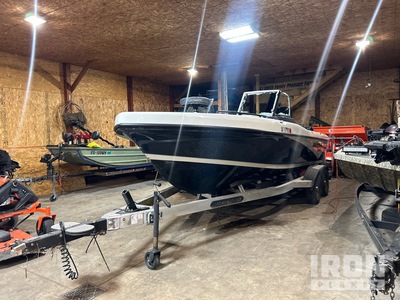 Warrior V208 20 ft Fishing Boat w/ 2025 EZ Loader Trailer (Inoperable)