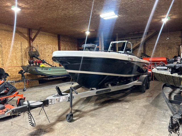 Warrior V208 20 ft Fishing Boat w/ 2025 EZ Loader Trailer (Inoperable)