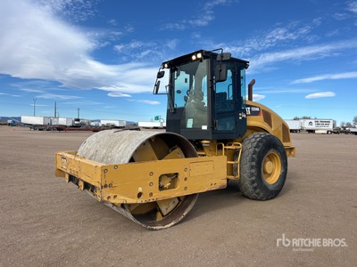 2012 Cat CS56B Walzenzug mit Glattmantelbandage