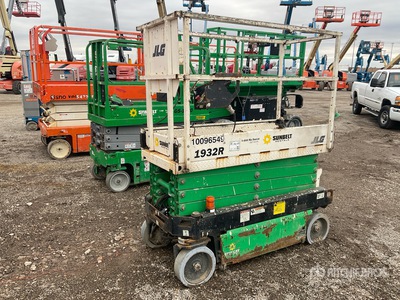 2018 JLG 1932R Electric Scissor Lift