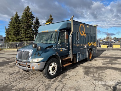 2006 International 4400 SBA 4x2 Utility Truck