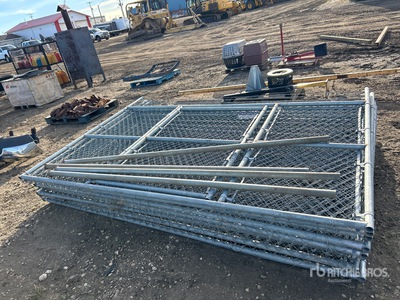 Quantity of (9) 10 ft x 7 ft Chain Link Zaun