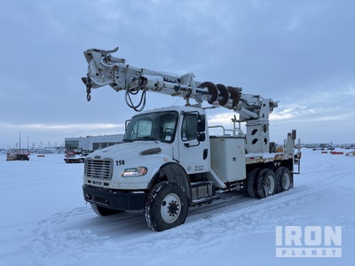 2015 Freightliner M102 Pelleteuse
