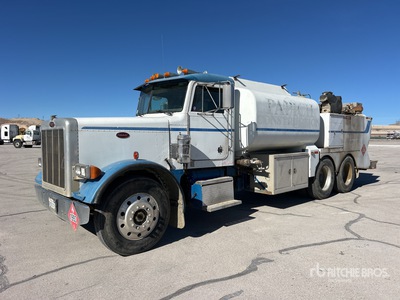1990 Peterbilt 379 2000 gal 6x4 Camion-citerne à carburant et à lubrifiant
