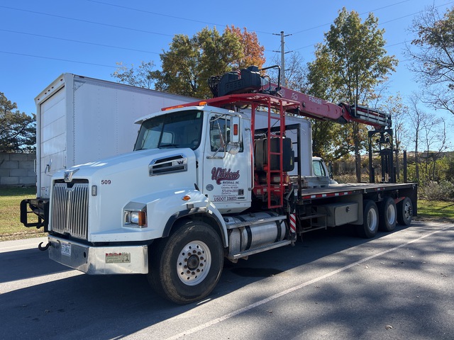 Fassi F360SE 7250 lb Knuckle Boom on 2016 Western Star 4700SB 8x4 Boom Truck
