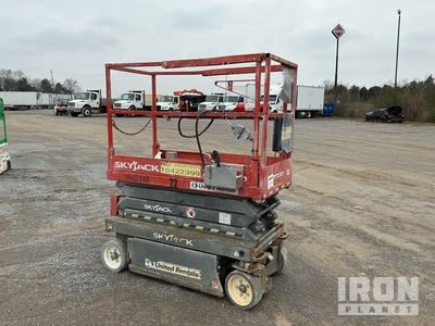 2015 SKYJACK SJIII3219 Electric Scissor Lift