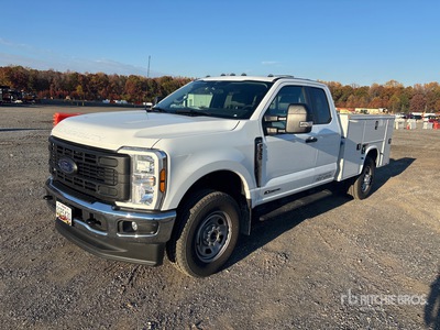 2025 Ford F-350 4x4 Camion utilitaire
