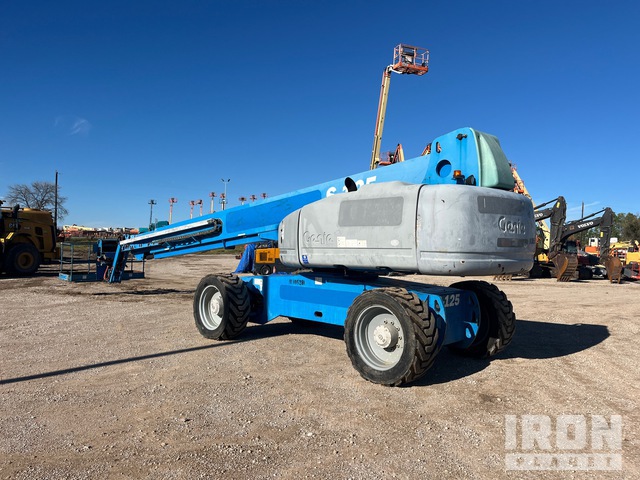 ELEVADOR ARTICULADO 2014 GENIE 4WD S125