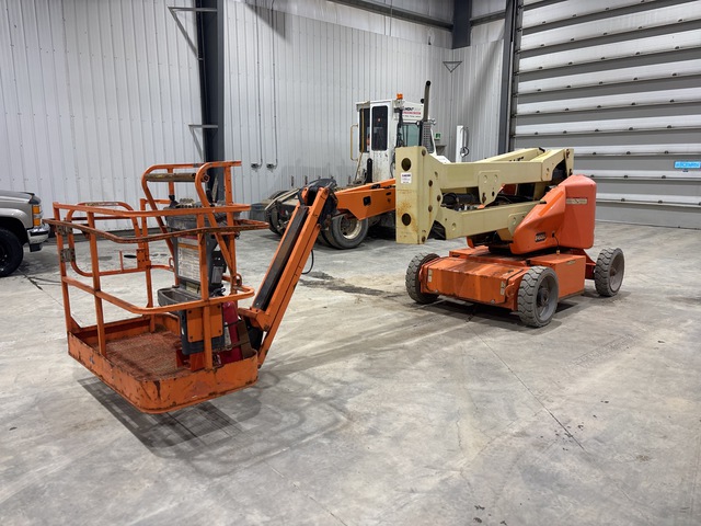 2015 JLG E450AJ 2WD Electric Articulating Boom Lift