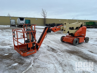 2017 JLG E400AJPN 2WD Electric رافعة بذراع