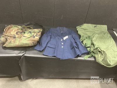 (4) Flyer’s Helmet Bags, (19) Women’s Coats, (122) Duffel Bags & Assorted Items
