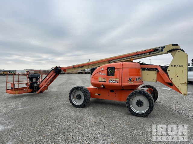 ELEVADOR ARTICULADO 2014 JLG 4WD 600AJ
