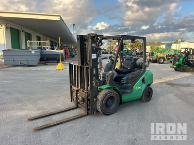 2013 Komatsu FG25T-16 4650 lb Cushion Tire Heftruck