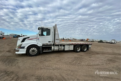 2005 Volvo VNL64 6x4 شاحنة مسطحة