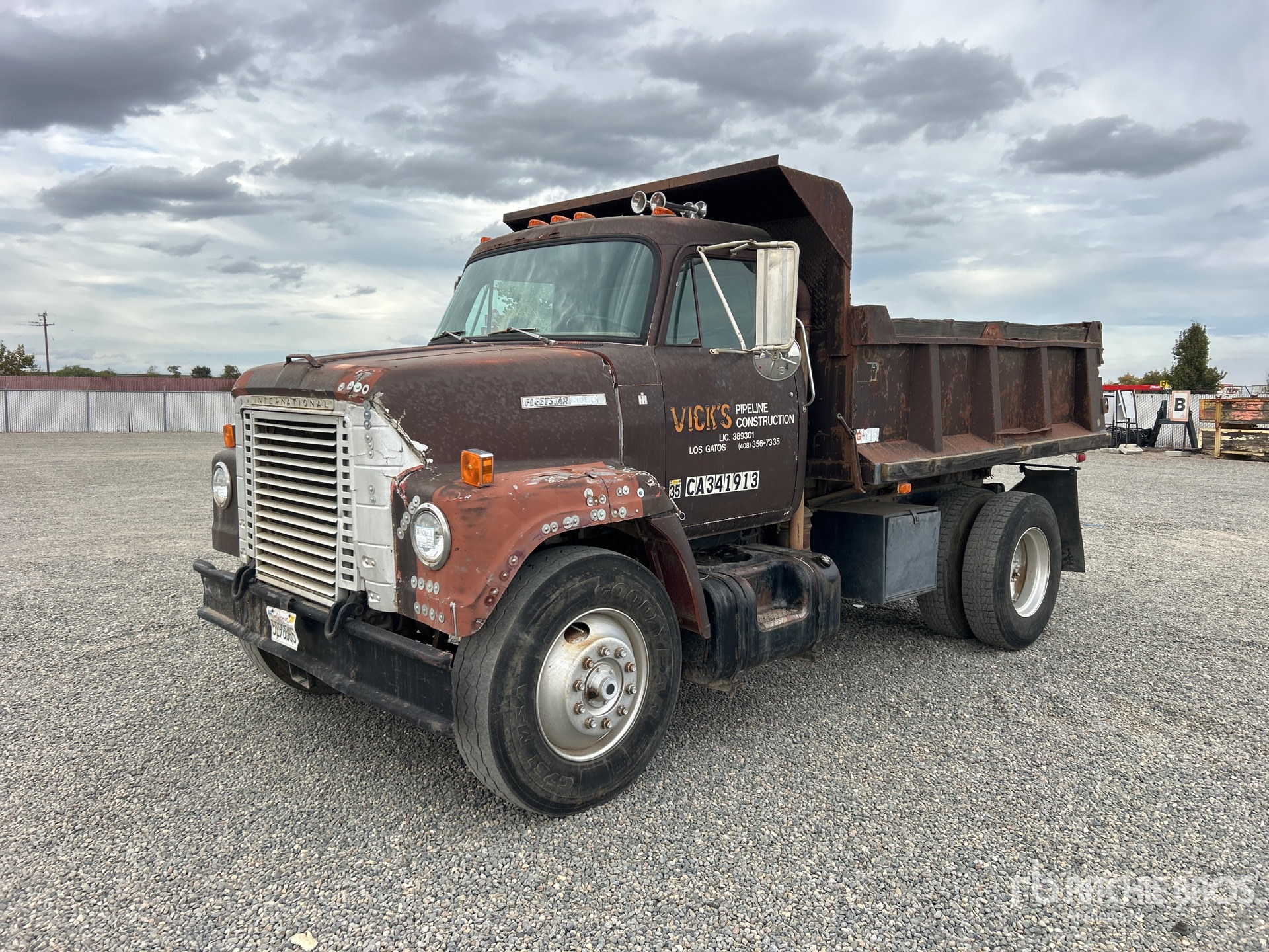 1974 International 2050A 4x2 Autocarro ribaltabile