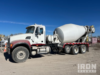 2007 Mack CV500 10x4 Mixer Truck