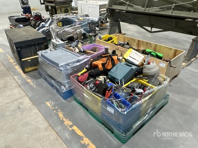 Quantity of Shop Supplies & Tools أدوات يدوية متنوعة