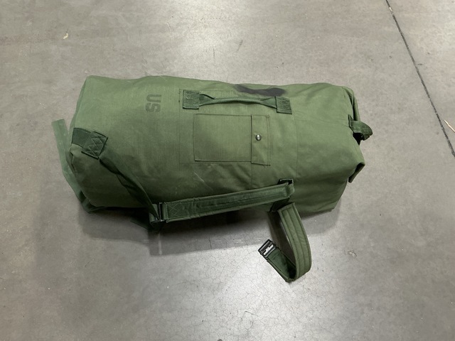 (240) Duffel Bags (240) Duffel Bags