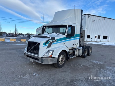 2018 Volvo VNL Ciągnik siodłowy T/A z kabiną dzienną