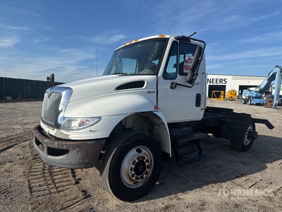 2009 International 4400 4x2 Day Cab Prime Mover
