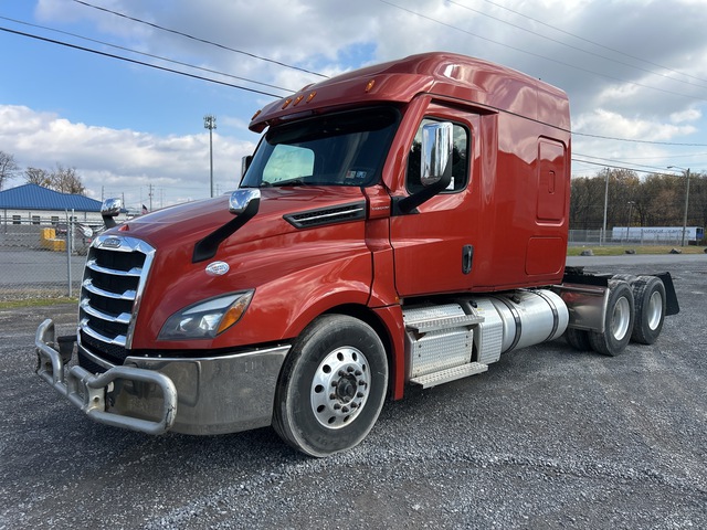 2022 Freightliner Cascadia 126 6x4 T/A Sleeper Truck Tractor