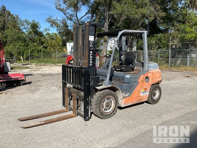 2015 Toyota 8FD35U 6750 lb Pneumatic Tire Heftruck