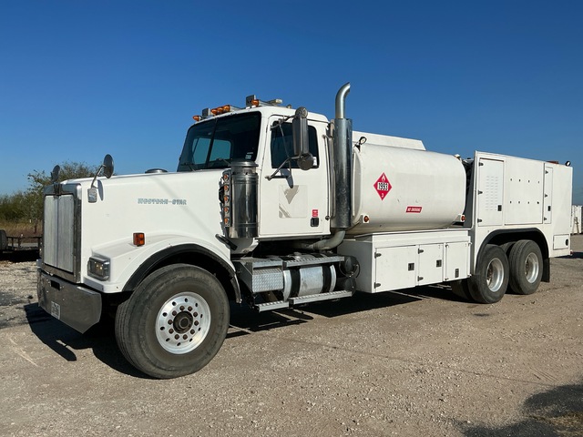 2007 Western Star 2000 gal 6x4 Fuel and Lube Truck