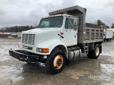 1995 International 8100 4x2 S/A Dump Truck