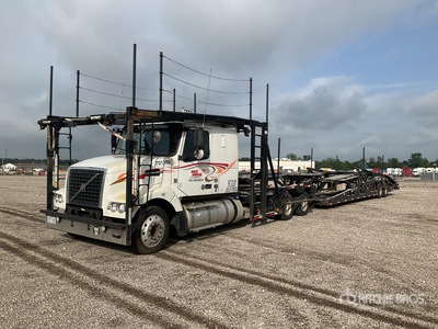 2016 Volvo VAH 6x4 Sleeper Car Carrier Truck