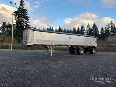 2023 MAC 39 ft T/A Spread Axle End Dump Trailer