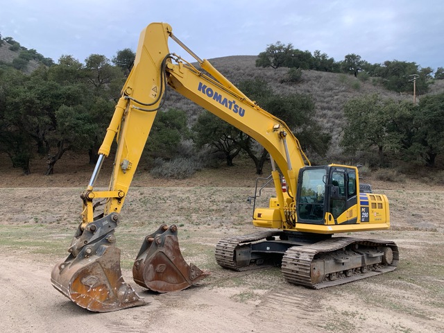 2022 Komatsu PC290LC-11 Tracked Excavator