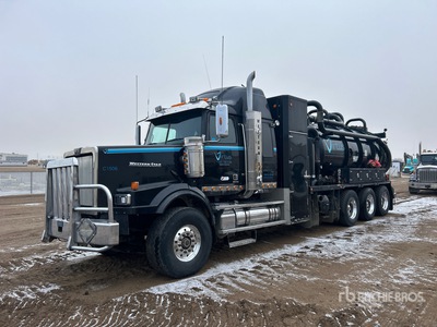 2015 Custom Vac on 2015 Western Star W4900 8x6 Sleeper Combination Wash/ Vacuum Tanker Truck