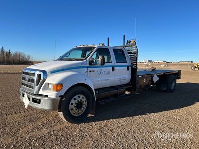 2009 Ford F-650 XLT 4x2 Crew Cab Flatbed Truck