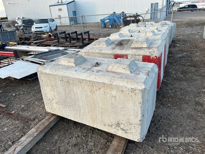 Quantity of (9) 5 ft x 2 ft 6 in Concrete Barrière
