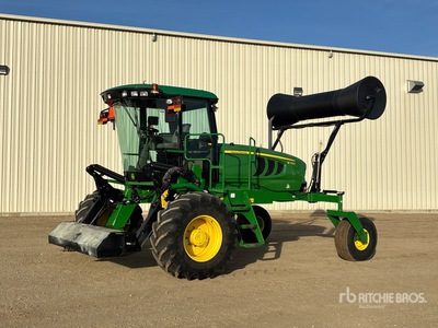 2014 John Deere W150 35 ft Swather الة الحصاد