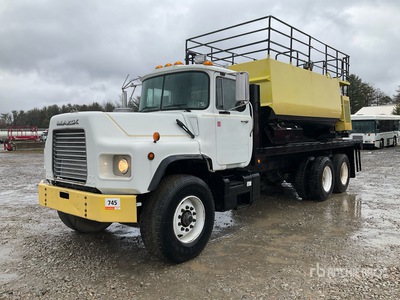 1998 Mack DM690S 6x4 Hydroseeder Truck
