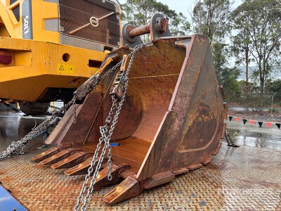 Digging Excavator Bucket - Fits Hitachi ZX210