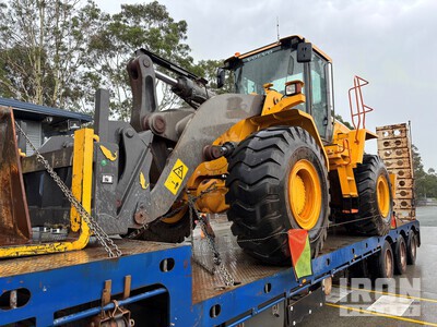 Volvo D7E Pala cargadora