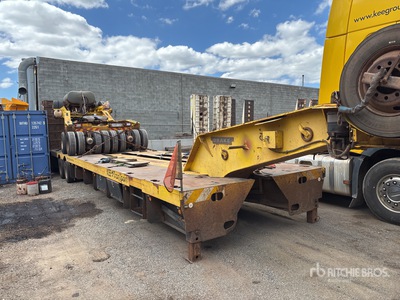 2012 Drake 4 Rows of 8 Hydraulic Widening Lowboy Trailer