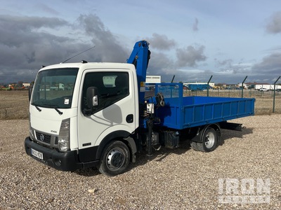 PM Serie 2-2522 on 2017 Nissan Cabstar NT400 35.15 4x2 Camión Dumper con Grúa