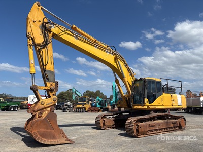 Komatsu PC450-7E0 Tracked Excavator