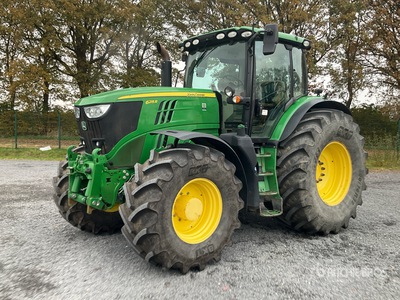2018 John Deere 6215R 4WD Tractor Agrícola