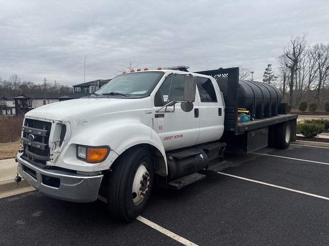 2013 Ford F-650 XLT 1625 gal 4x2 Crew Cab Flatbed Water Truck