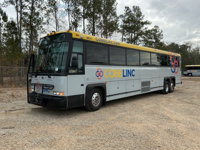 2006 MCI Motor Coach D4500 Coach