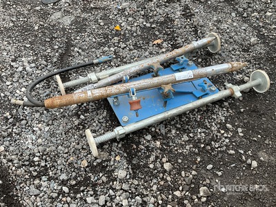 Quantity of 2 Moles & Launcher ادوات صناعية متنوعة