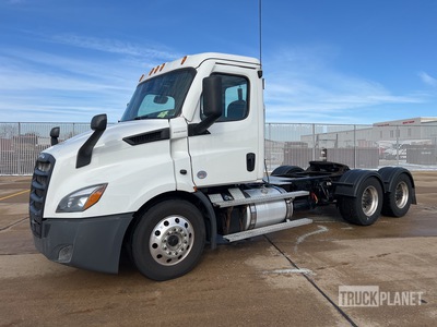 2022 Freightliner Cascadia 116 6x4 T/A Day Cab Truck Tractor